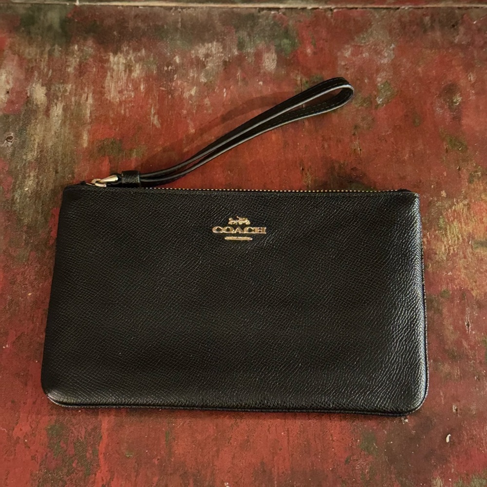 Coach Black Crossgrain Leather Corner Zip Wristlet | Card Slots